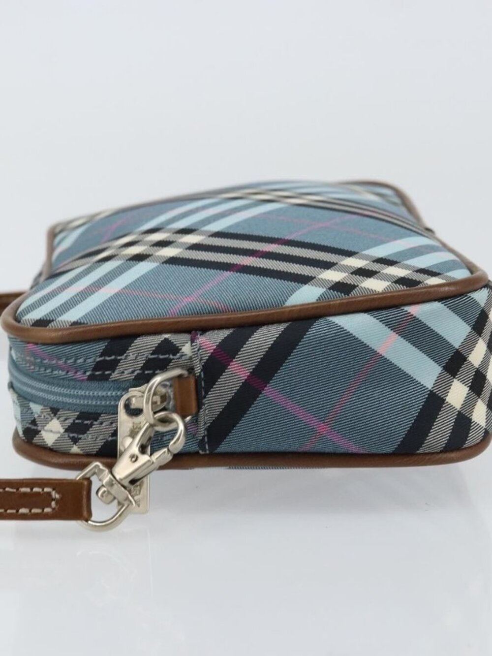 BURBERRY Nova Check Blue Label Pouch Nylon Leather Blue Silver Auth 158829 - Picture 4 of 16